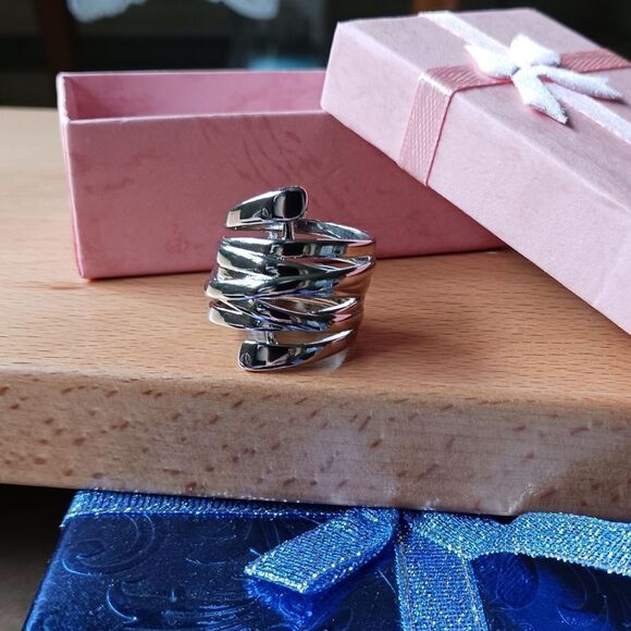 Sterling Silver Vintage Wide Band Ring - Size 7 and 8 - Picture 1 of 12
